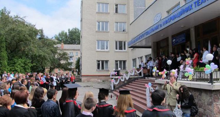 Вручення дипломів випускникам 2011 року ТІСІТ